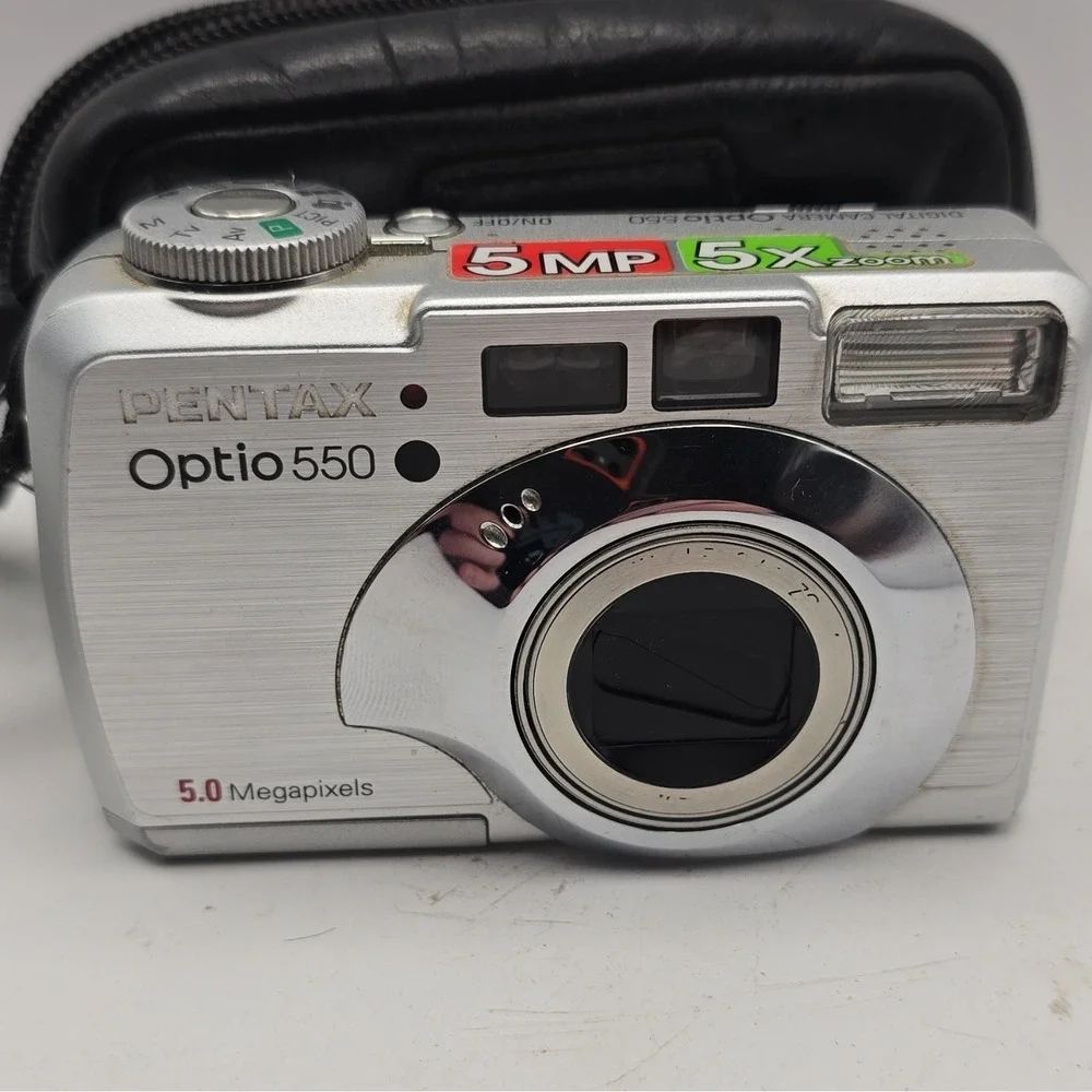 PENTAX Optio 550 5.0MP Compact Digital Camera 5x Zoom Silver w/ Case UNTESTED